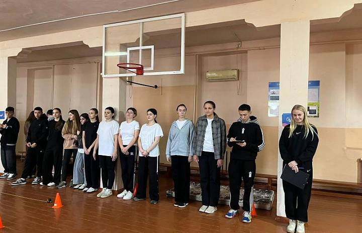 Обучающиеся МОБУ СШ №6 им. А. Г. Турчанинова приняли участие в выполнении нормативов Всероссийского физкультурно-спортивного комплекса "Готов к труду и обороне"